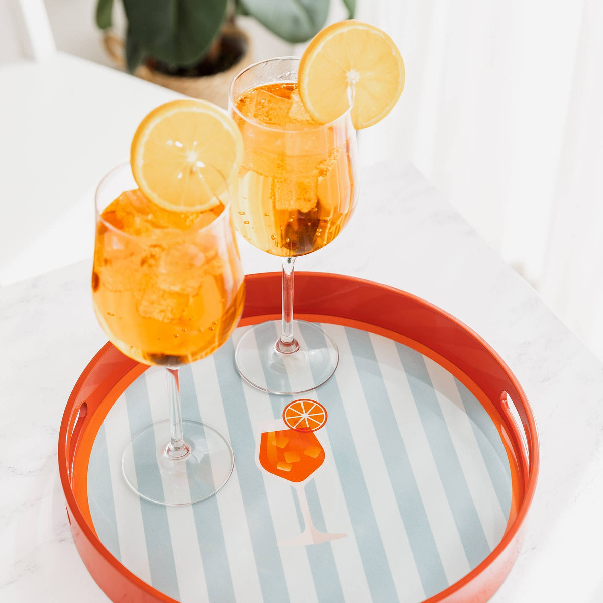 Lacquer Wood Round Drinks Tray: Martini