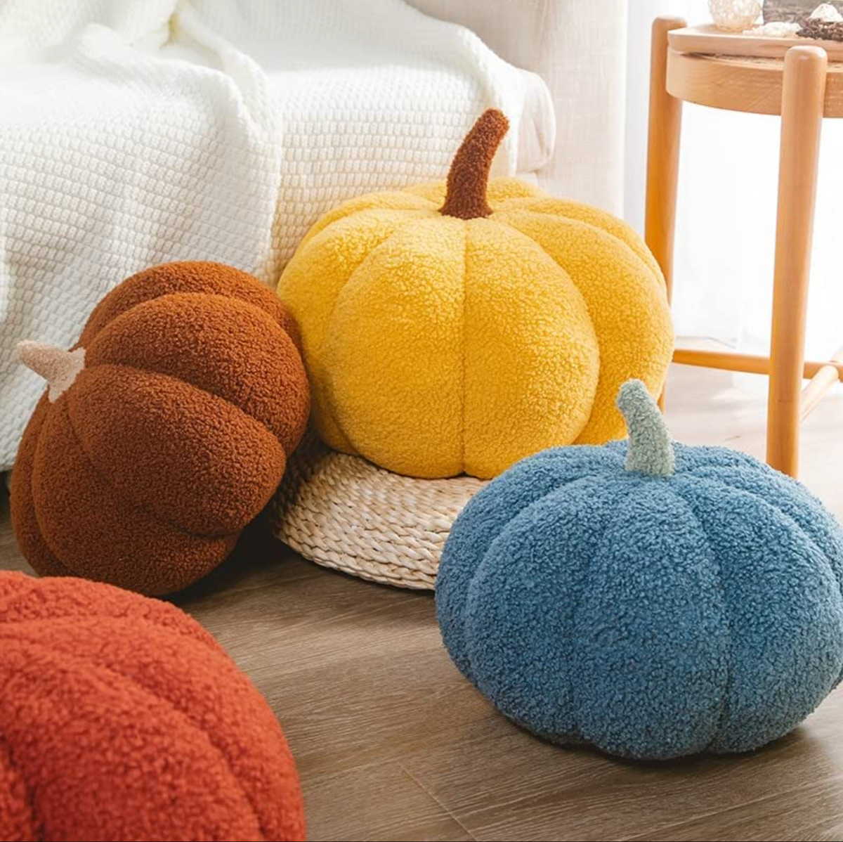 Pumpkin Shaped Pillow: Orange / 28cm