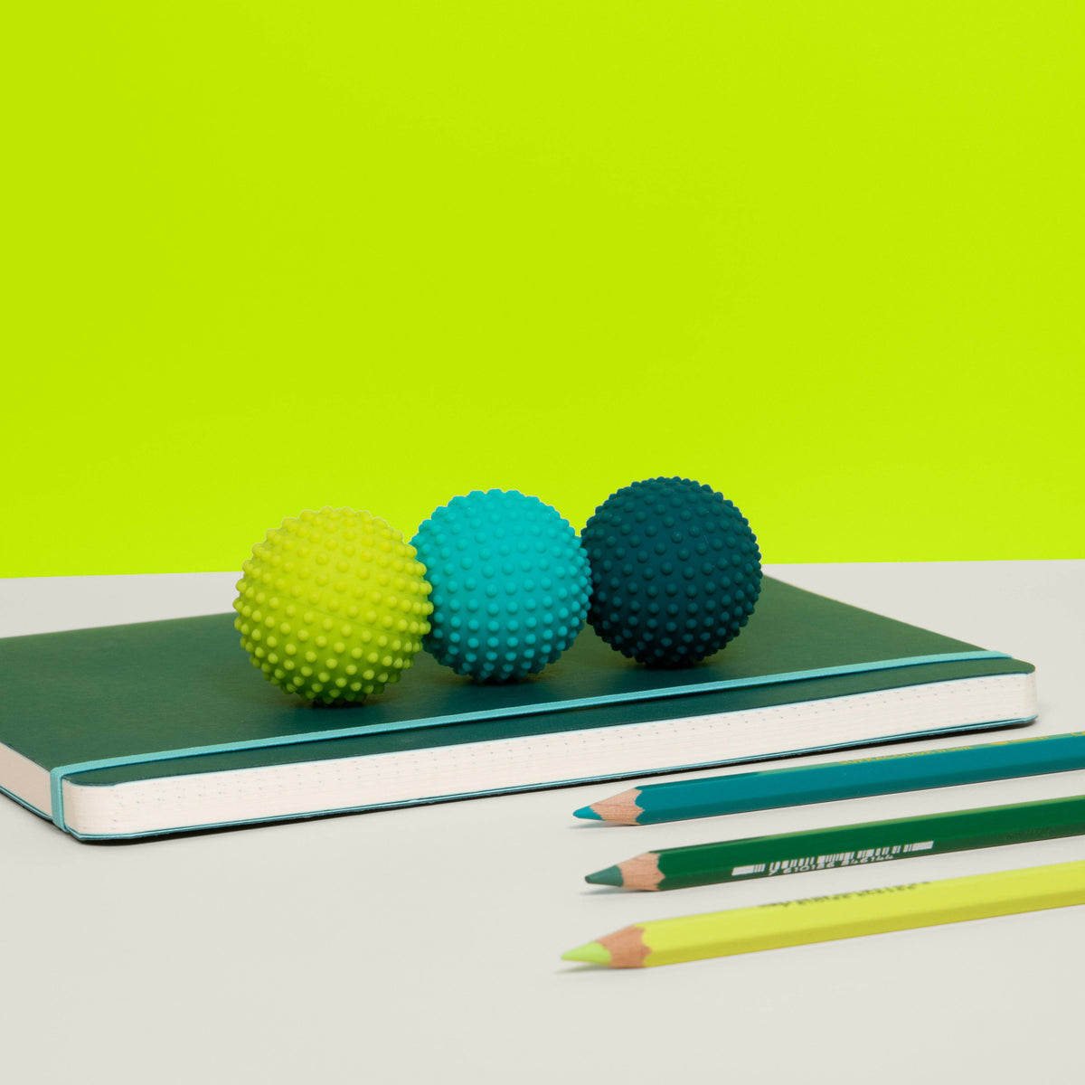 SPEKS. Odds Soft Silicone Fidget Magnets: Blue Peaks / Single