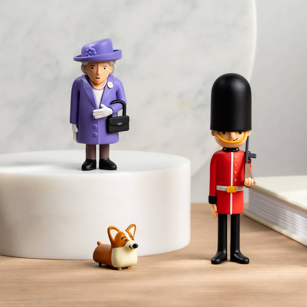 Queen Elizabeth & Royal Corgi – London Souvenir  Best Seller: Green