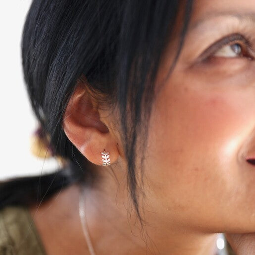 Fern Leaf Huggie Hoop Earrings: Silver
