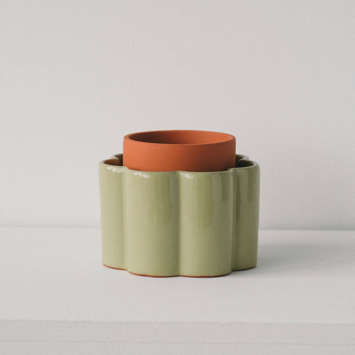 Self-watering pot Paula - Sage green