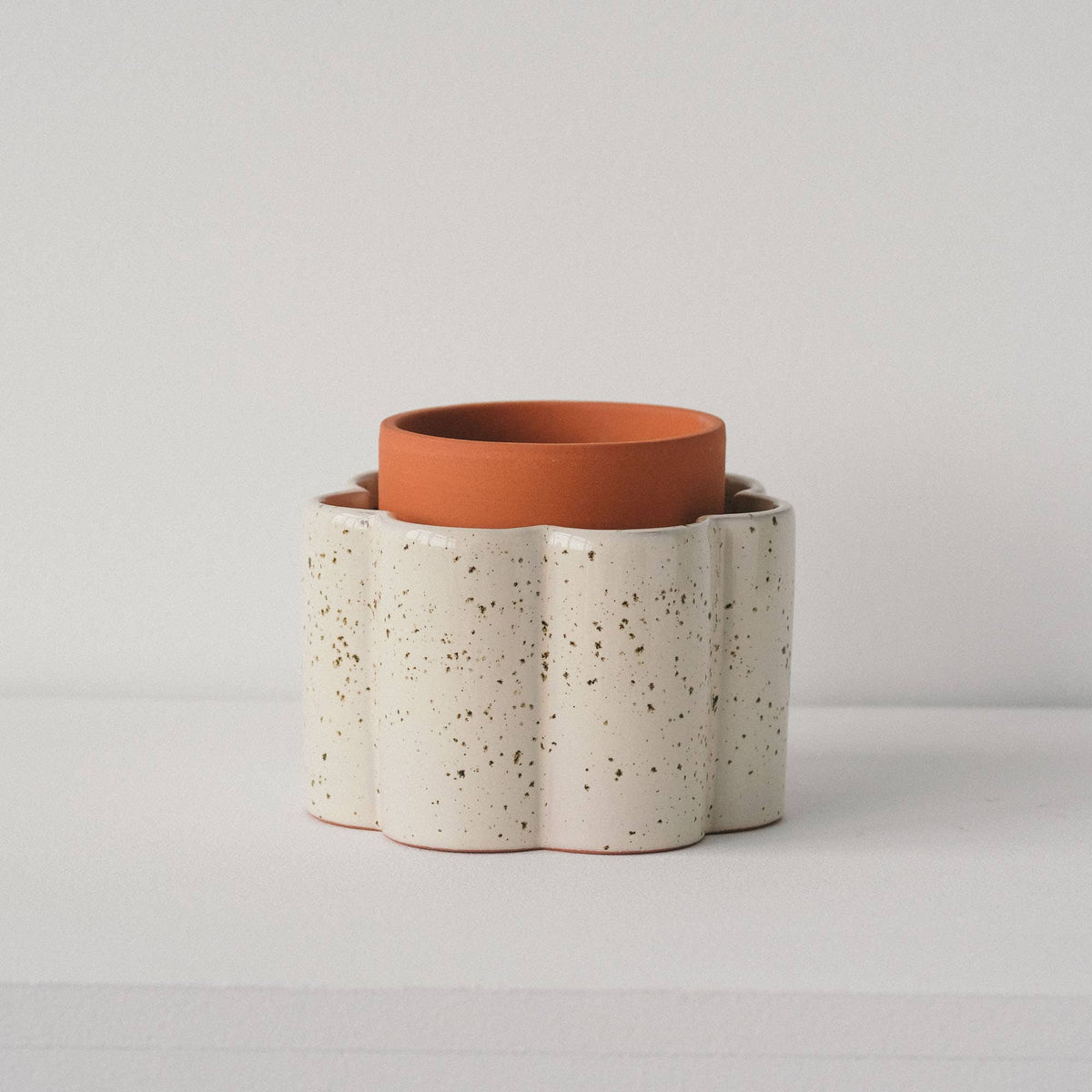 Self-watering pot Paula - Speckled white