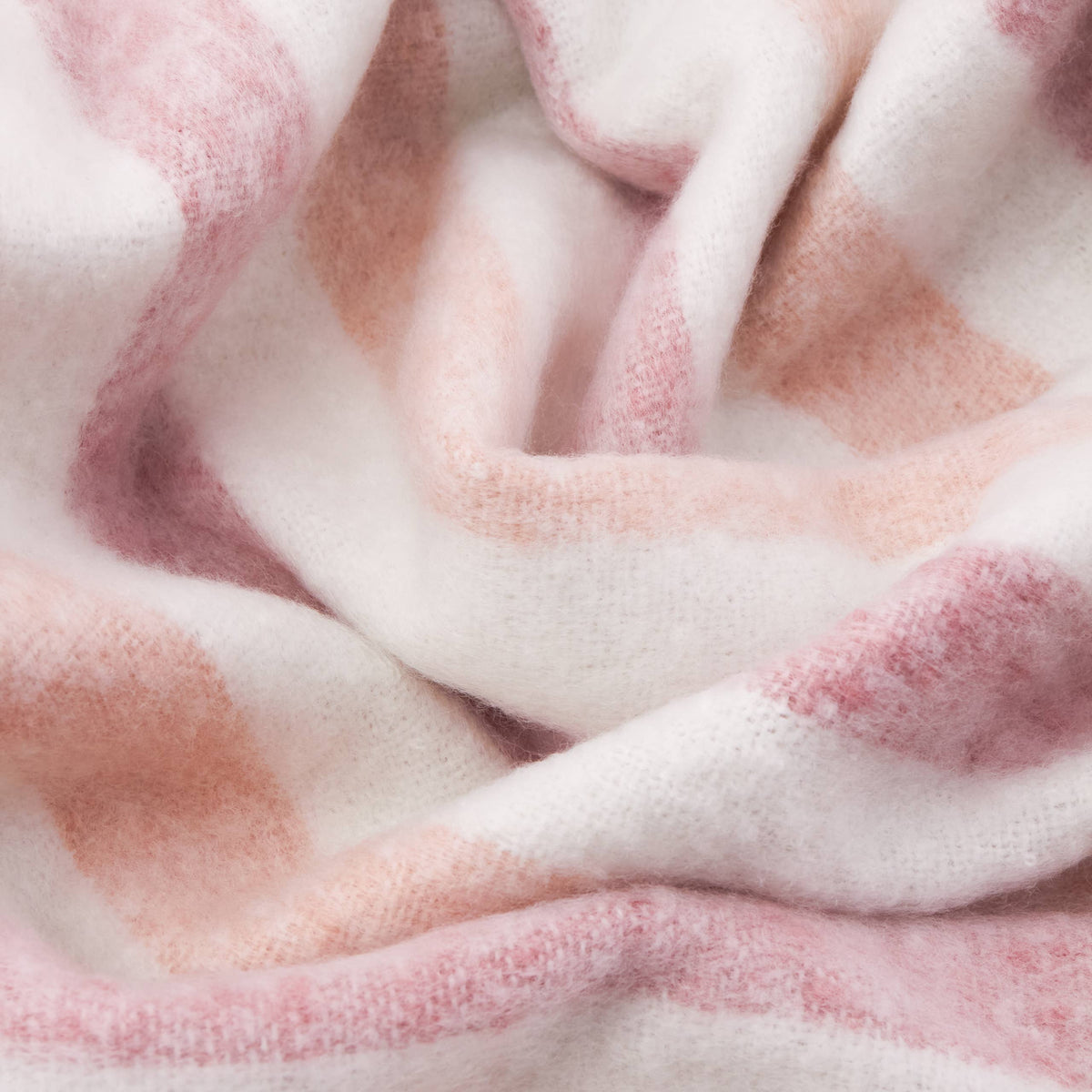 Beechwood Woven Stripe Throw Camellia: Camellia / 140 x 180cm
