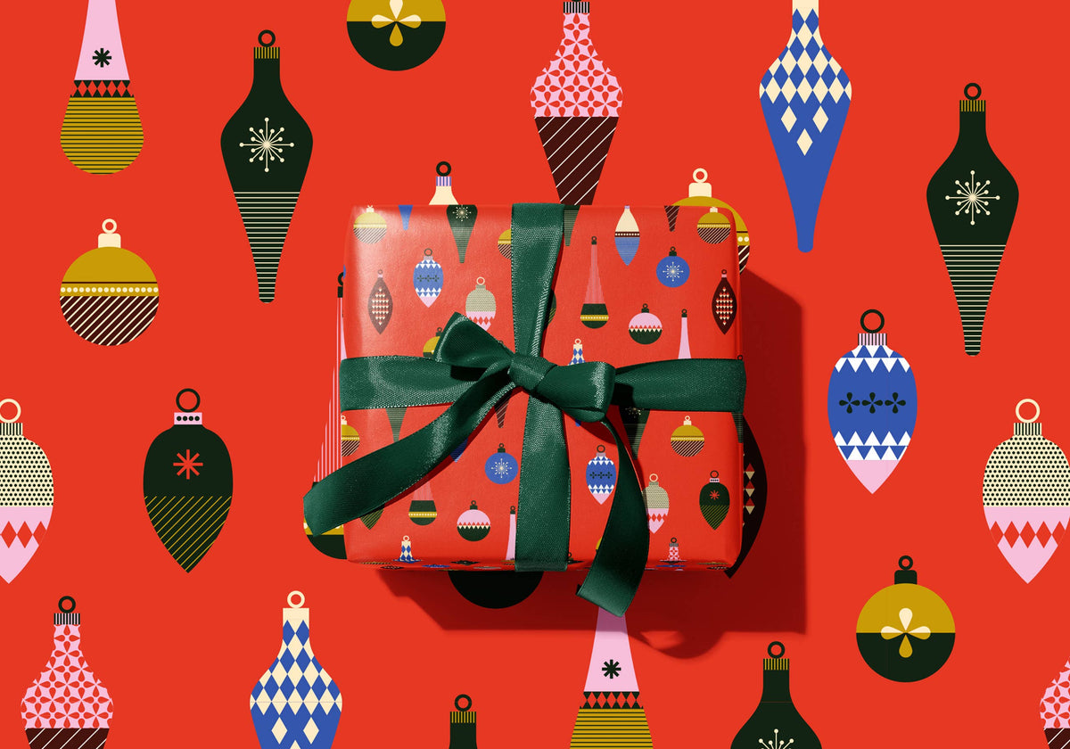 Double-Sided Vintage Baubles 01 — Christmas Wrapping Paper