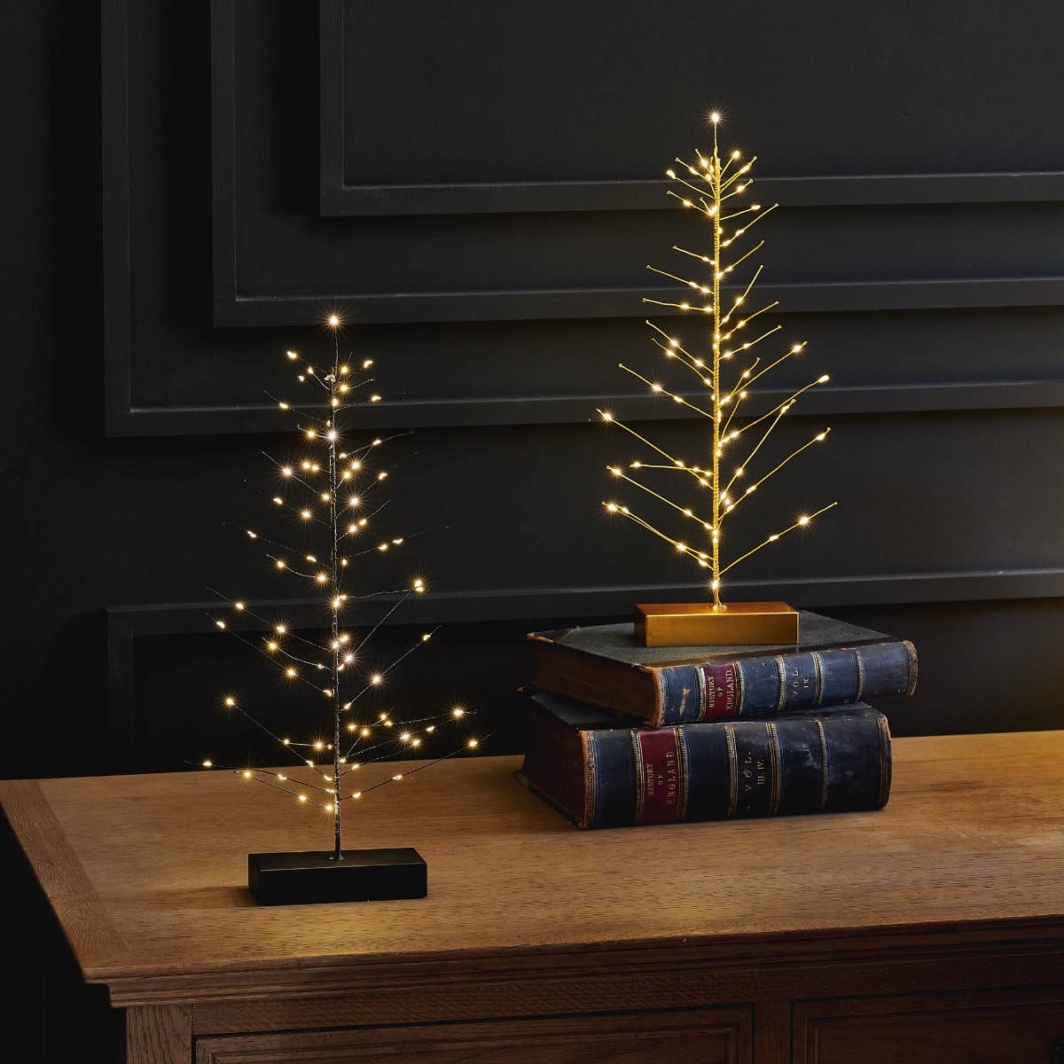 Festive Tree: Black
