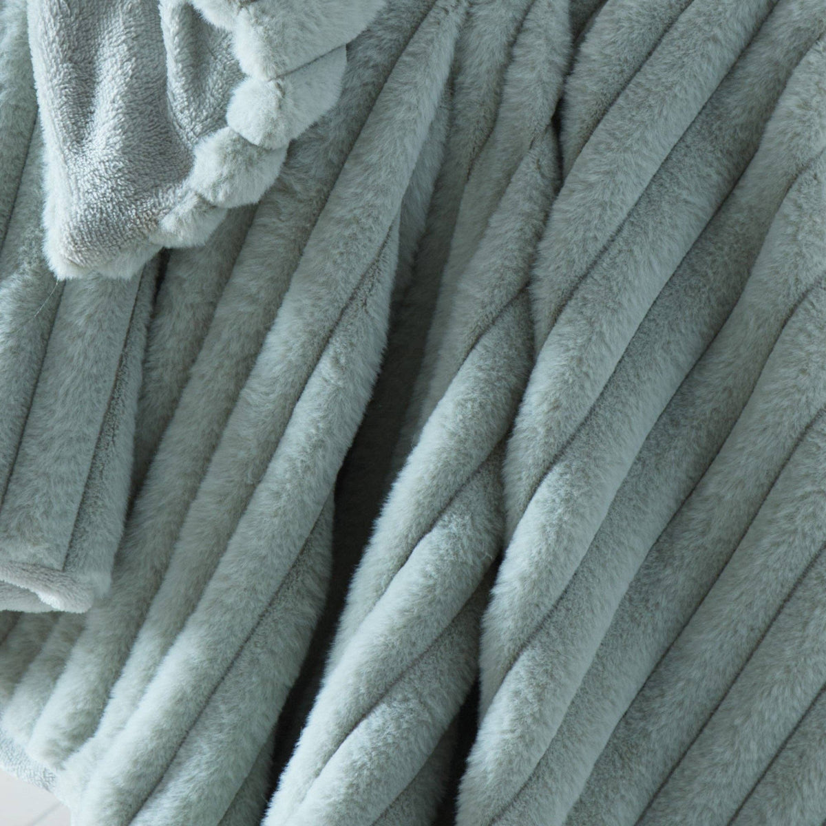 Morritz Throw by Appletree Hygge in Green 130 x 180cm