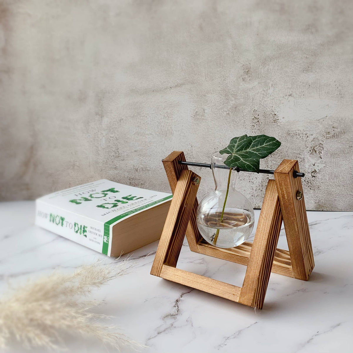 Glass Planter Bulb Vase with Wooden Stand: Frame 3 Glasses