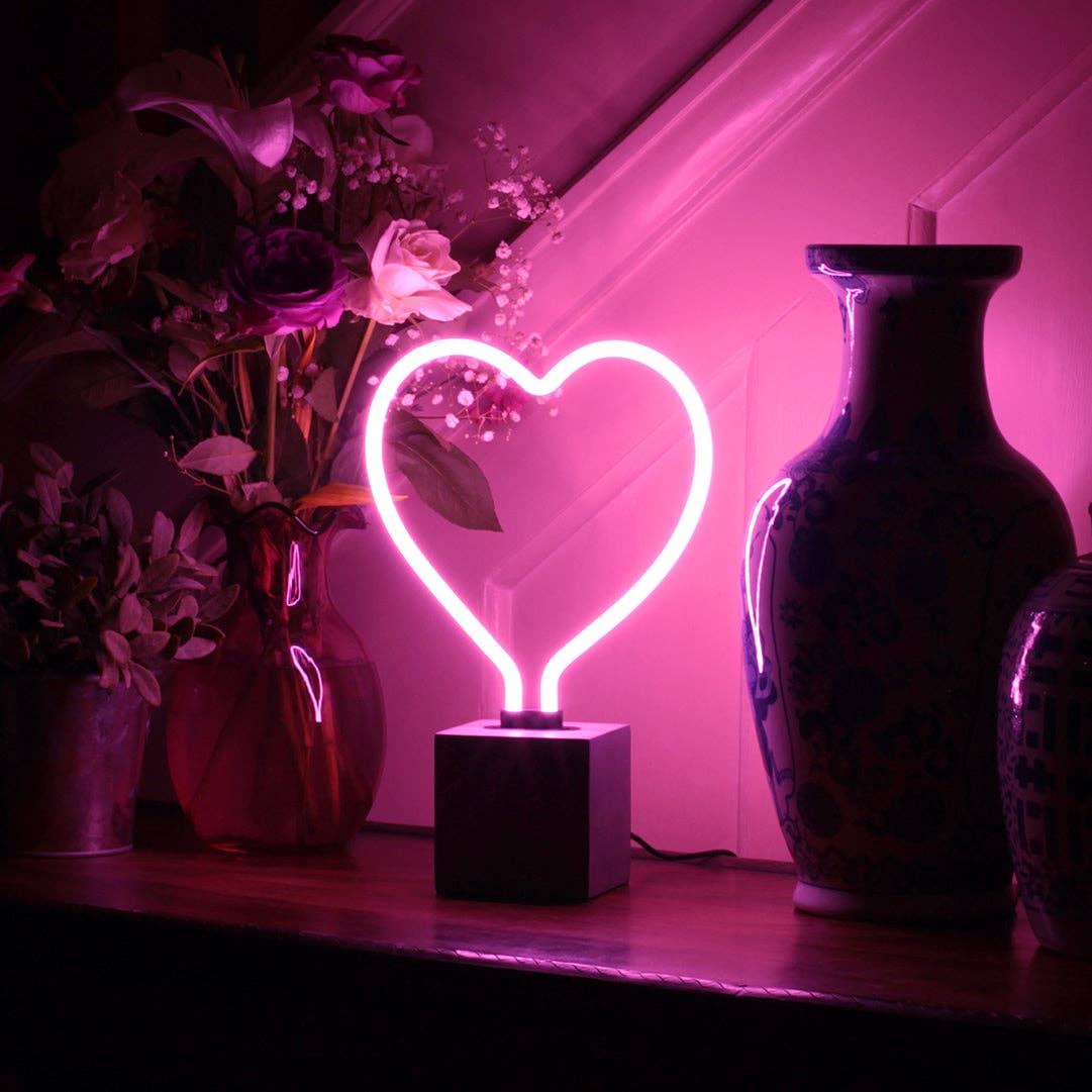 Neon &#39;Heart&#39; Sign