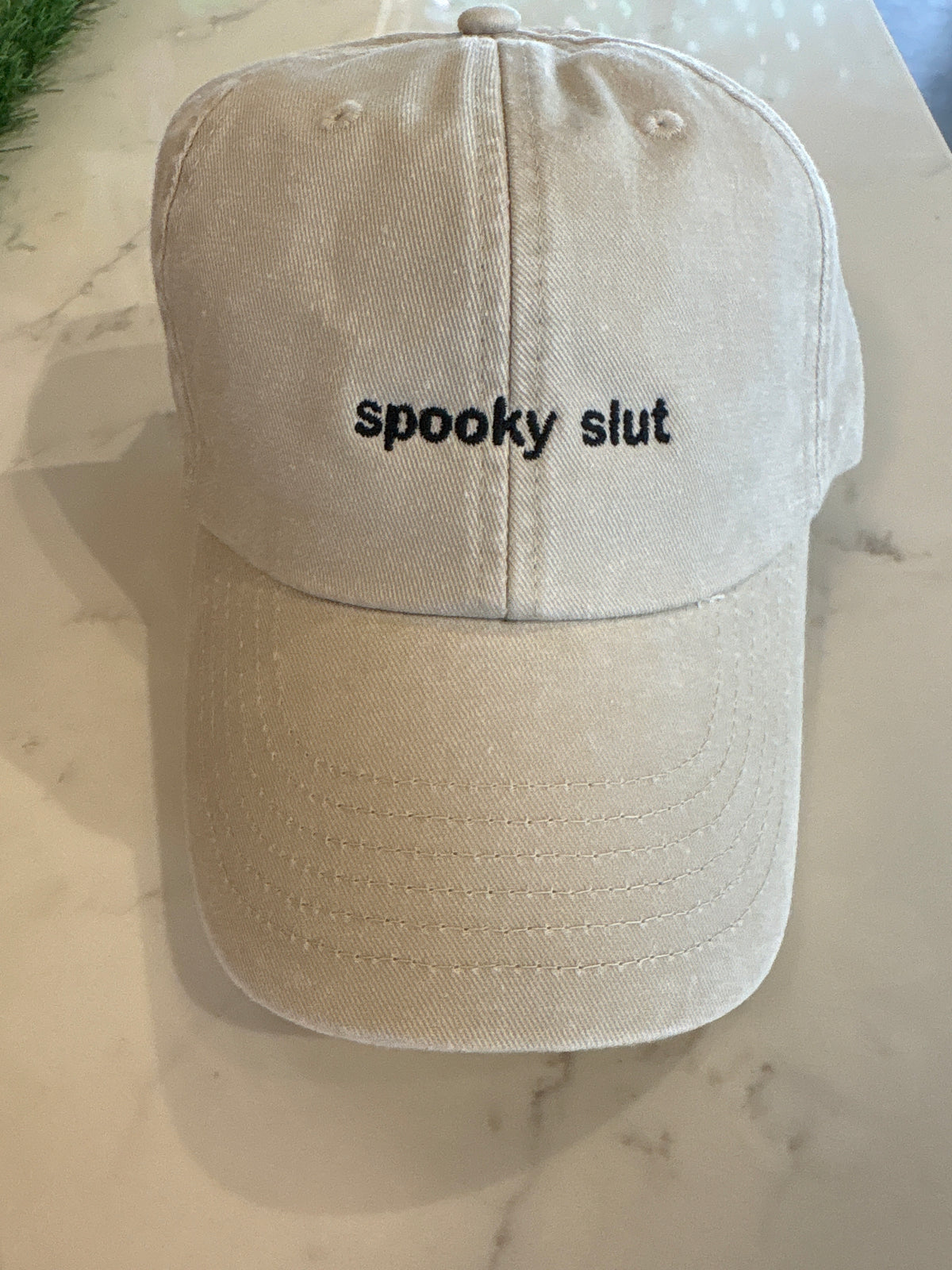 “spooky slut” Cap: Vintage Sand