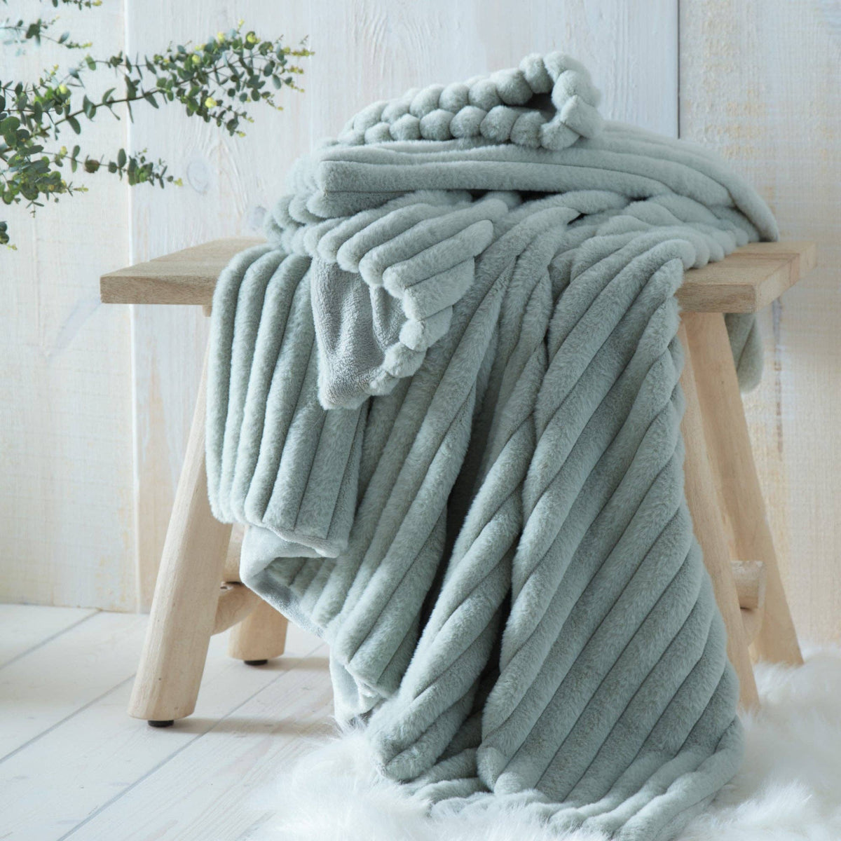 Morritz Throw by Appletree Hygge in Green 130 x 180cm