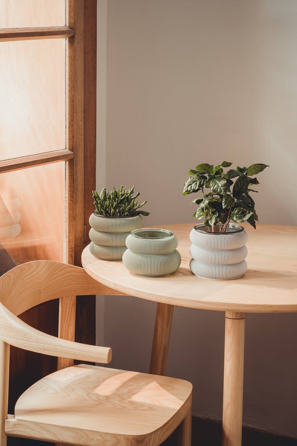Beygl—12 Planter: Deep Taupe