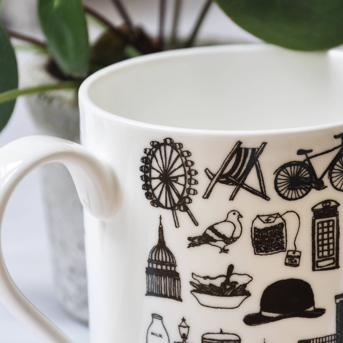 British Illustrated Black And White Mug: Default Title