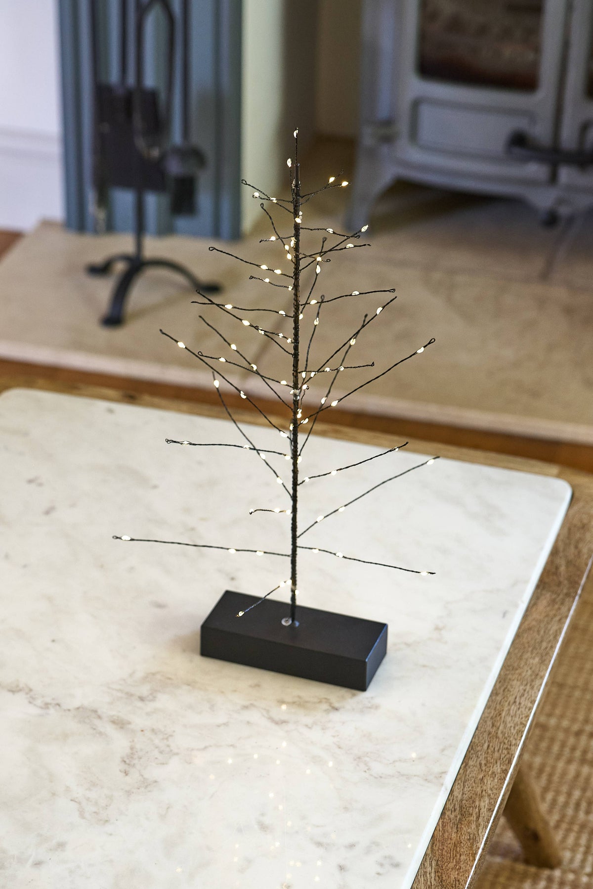 Festive Tree: Black