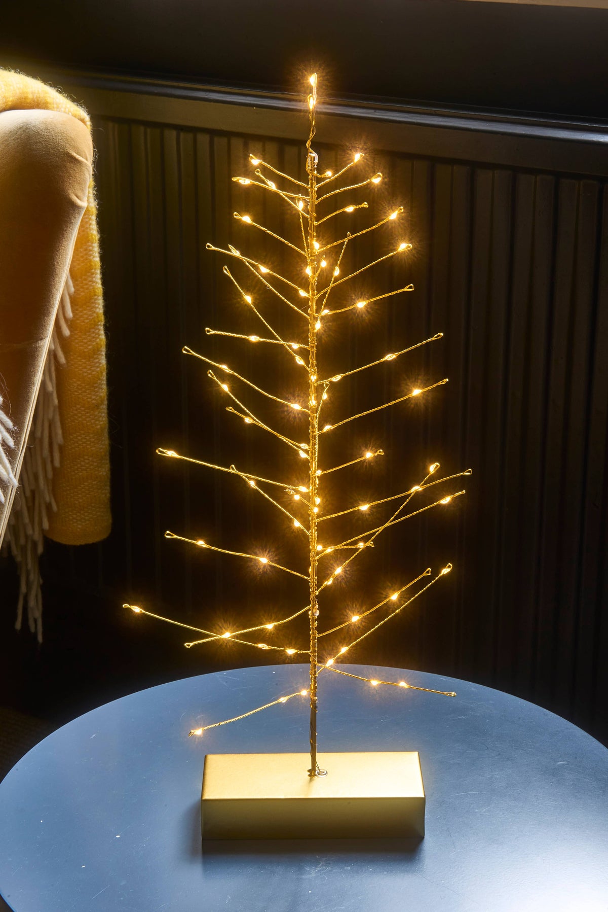 Festive Tree: Black