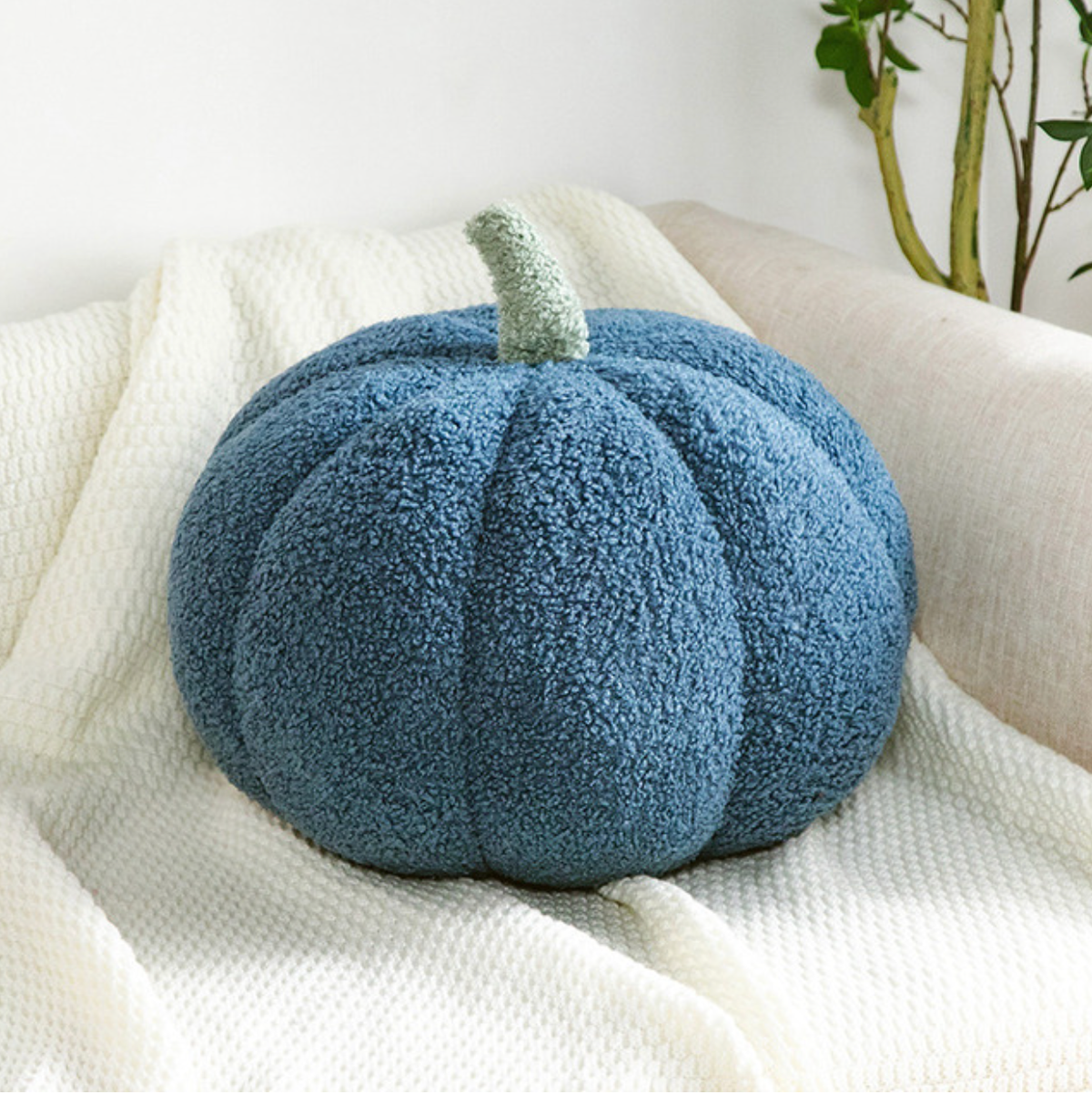Pumpkin Shaped Pillow: Orange / 28cm