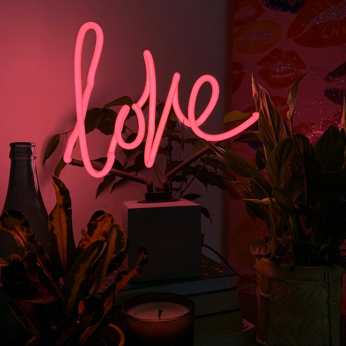Neon &#39;Love&#39; Sign